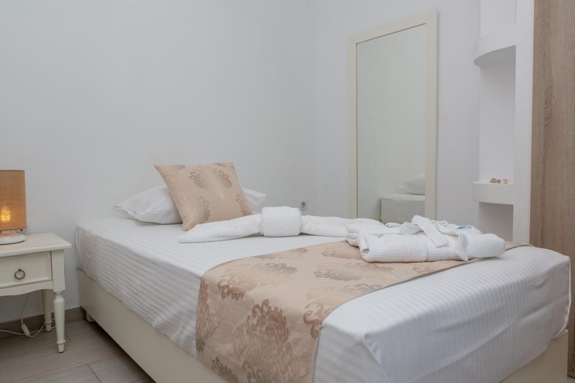 Sun And Moon Villas Pirgaki  Zimmer foto